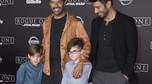 Ricky Martin i Jwan Yosef z dziećmi na premierze "Rogue One: A Star Wars Story"