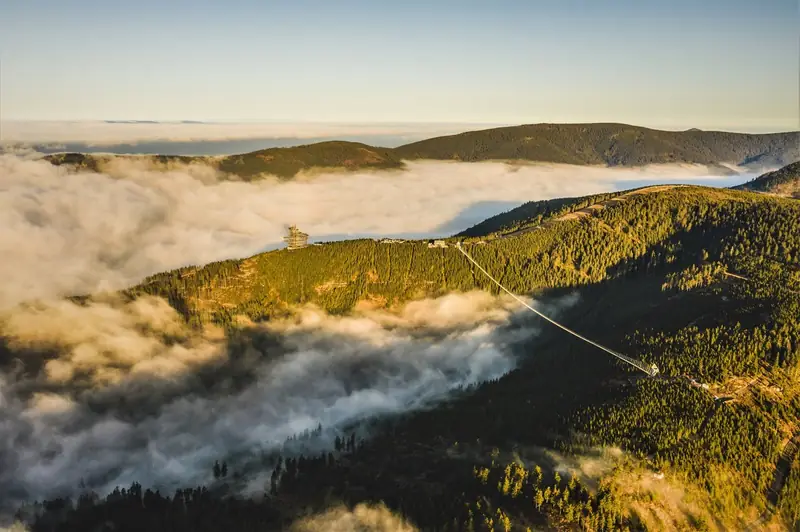 Sky Bridge 721 - najdłuższy wiszący most dla pieszych na świecie