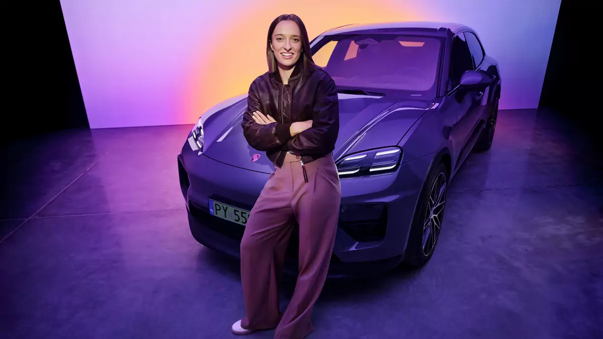 "Bądź zmianą, pozostań sobą" – Iga Świątek w kampanii nowego elektrycznego Porsche Macana