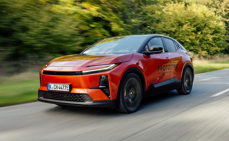 Nowa Toyota C-HR+