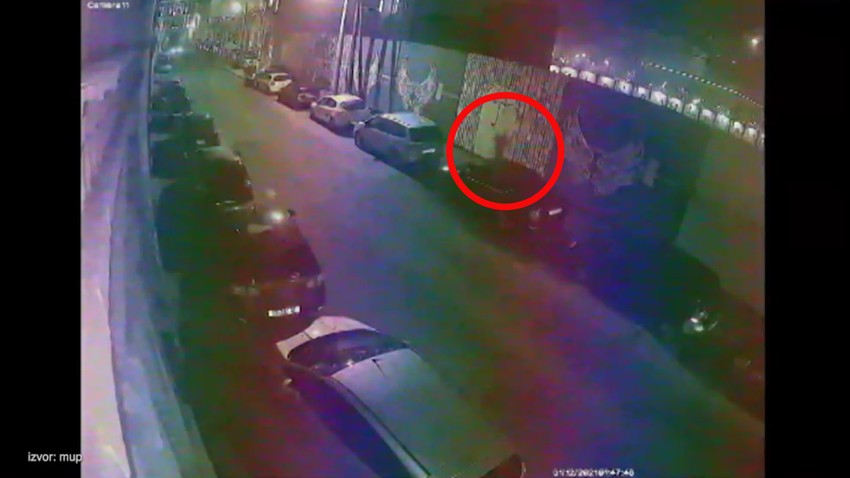 1:47-1:48h: Travnička ulica, samo iz drugog ugla