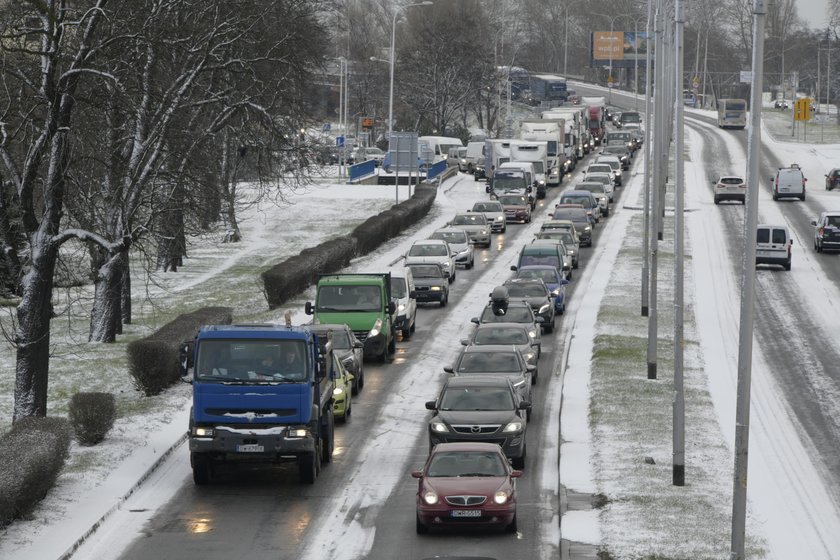 Skandal! Wrocław sparaliżowany przez zimę, a płacimy miliony za odśnieżanie!