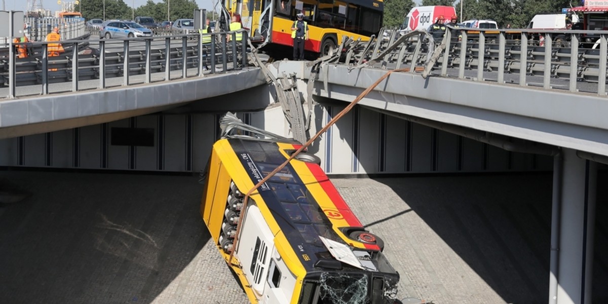 Warszawa. Wypadek autobusu. Jego właściciel zabiera głos ...