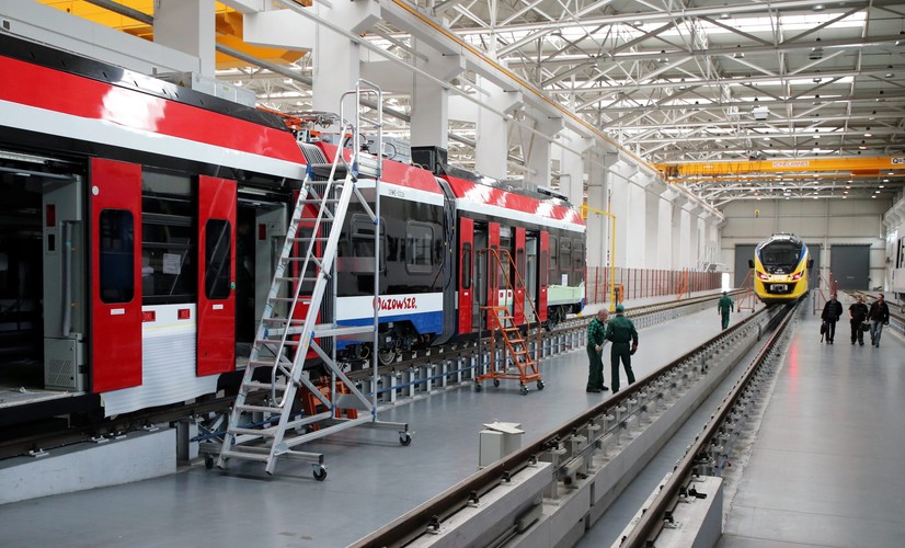 Najnowszy kontrakt na dostawę 12 elektrycznych zespołów trakcyjnych (EZT) wart jest łącznie 226,96 mln zł netto.  <br><br>  fot. (ukit) PAP/Grzegorz Momot