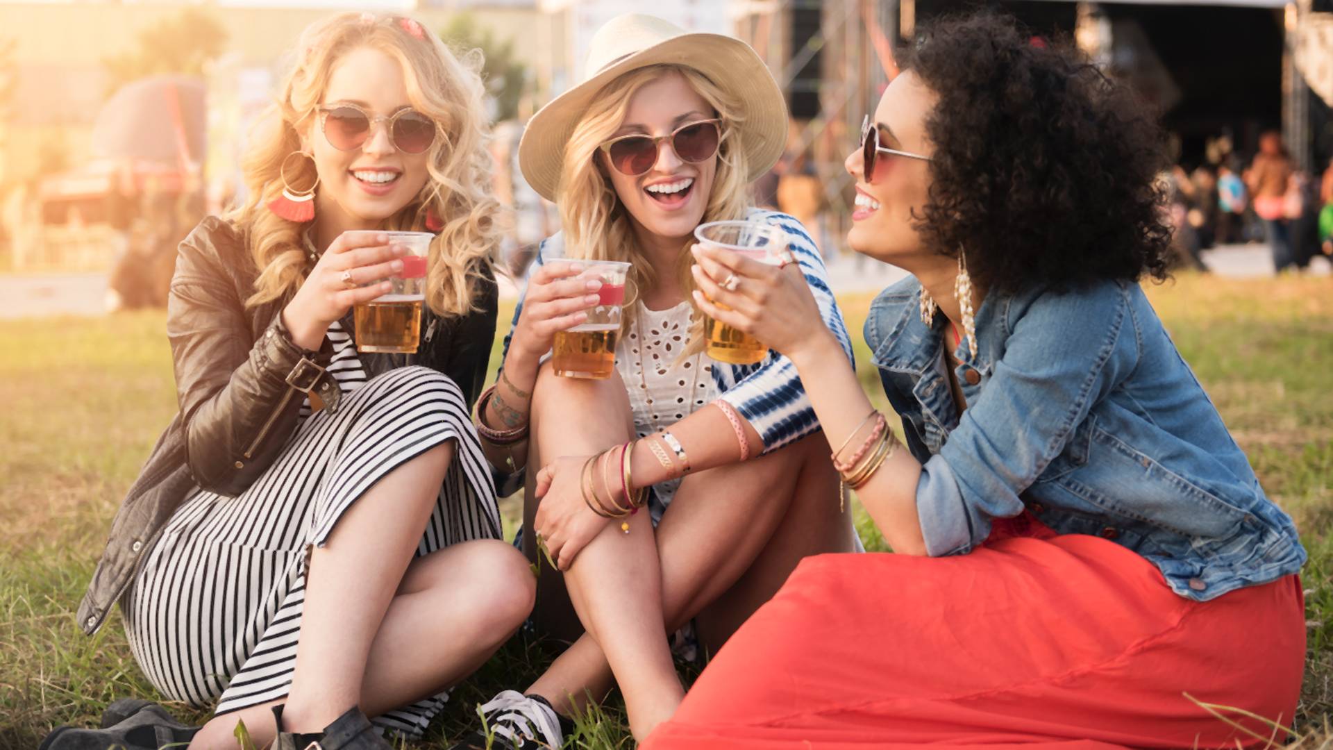 10 dôvodov, prečo sa na festivale neoplatí opiť