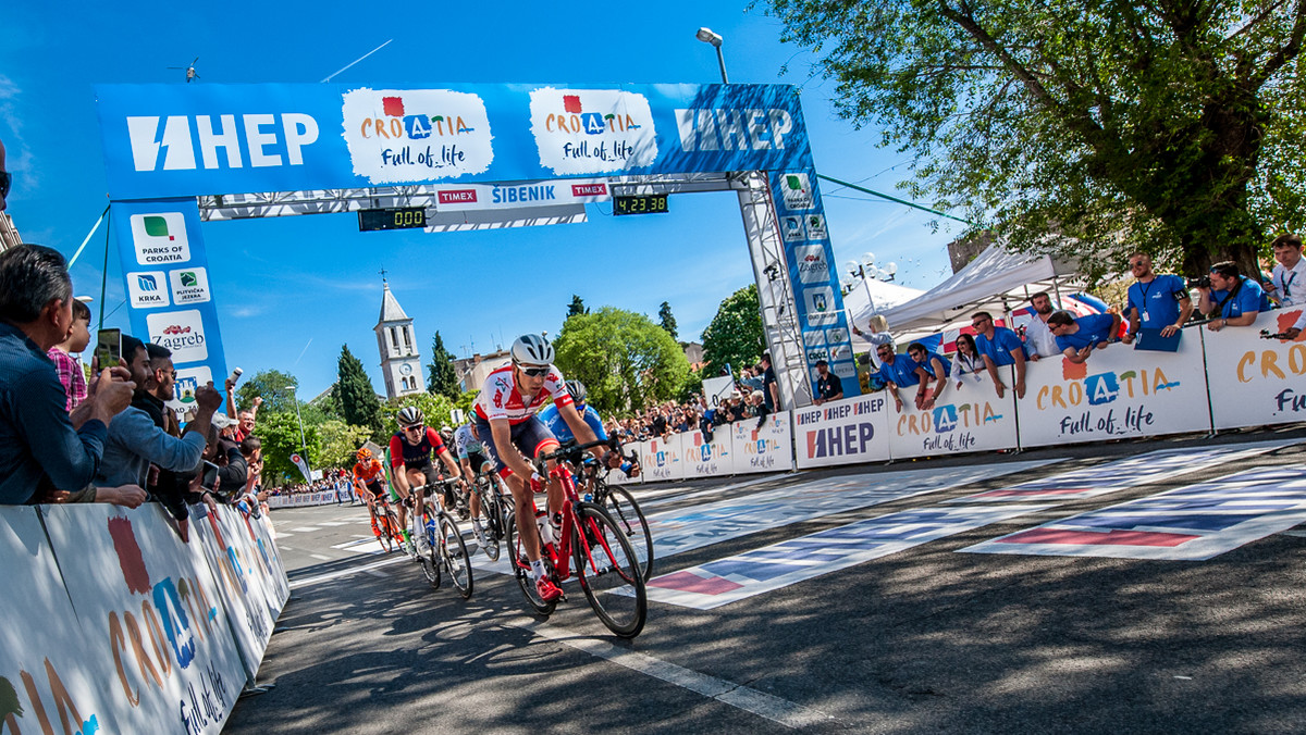 Kamil Gradek z Verva Activejet Team jechał w ucieczce dnia, która została złapana na ostatnim kilometrze trzeciego etapu Tour of Croatia. O zwycięstwo znów walczyli sprinterzy, a najszybszy ponownie okazał się Włoch Giacomo Nizzolo (Trek-Segafredo).