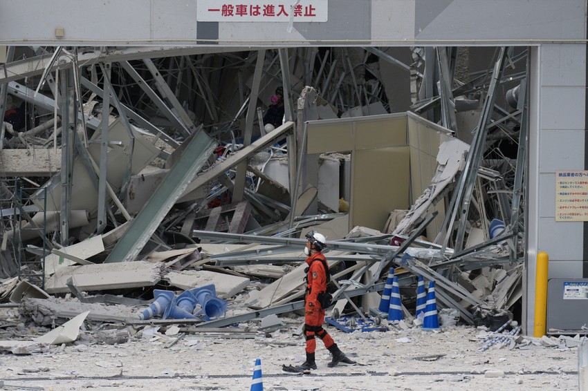 Tržni centar posle razornog zemljotresa u Japanu