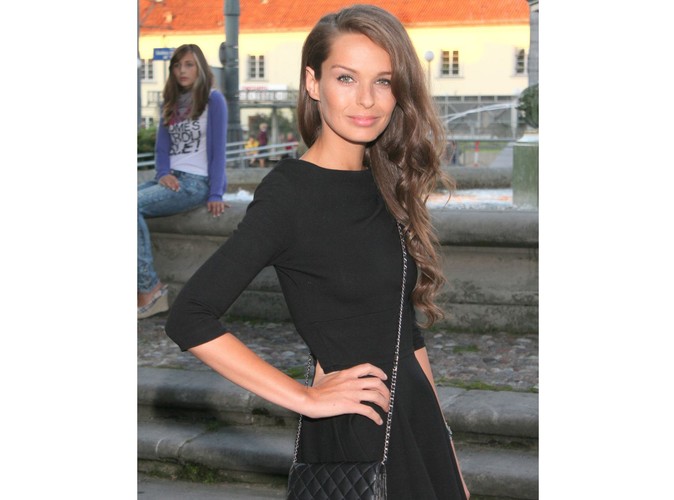 Kasia Sowińska, nikt nie wie, czym się zajmuje, ale regularnie bywa na czerwonych dywanach