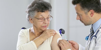 Będzie więcej szczepionek dla seniorów