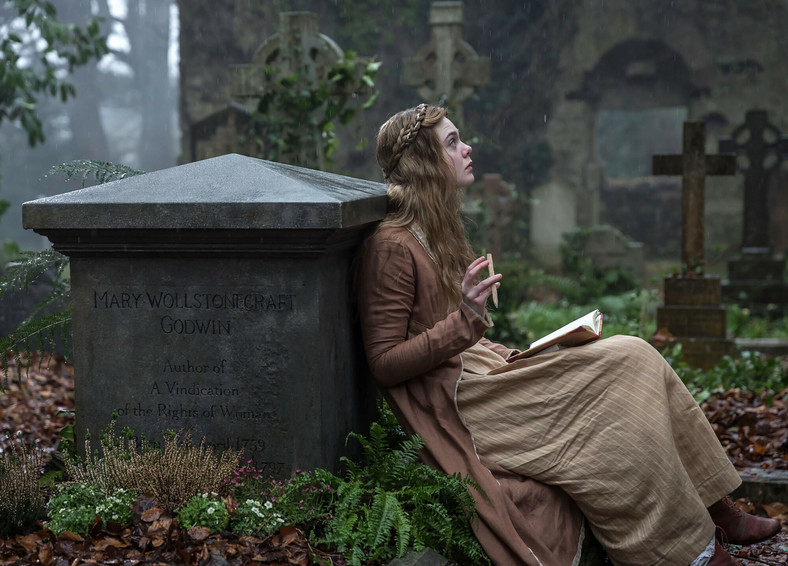 W 2017 r. powstał film "Mary Shelley" opowiadający o pisarce. Wcieliła się w nią Elle Fanning