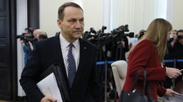 sikorski nie wytrzymał: tchórzostwo przed kaczyńskim. "nienawiść do tuska ważniejsza od wojska polskiego"