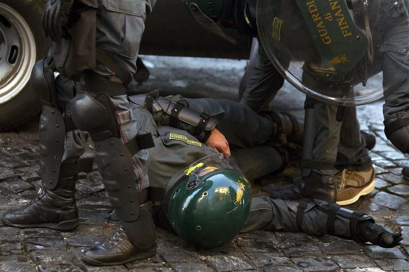 Bitwy z policją, krew i ranni. Tak burzy się świat! ZDJĘCIA