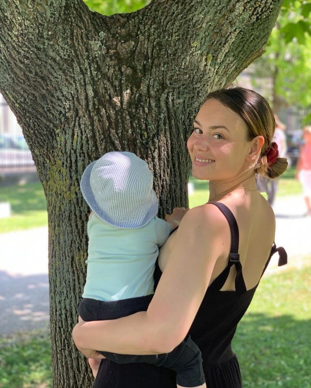 Dominika stavila na ofinu. 