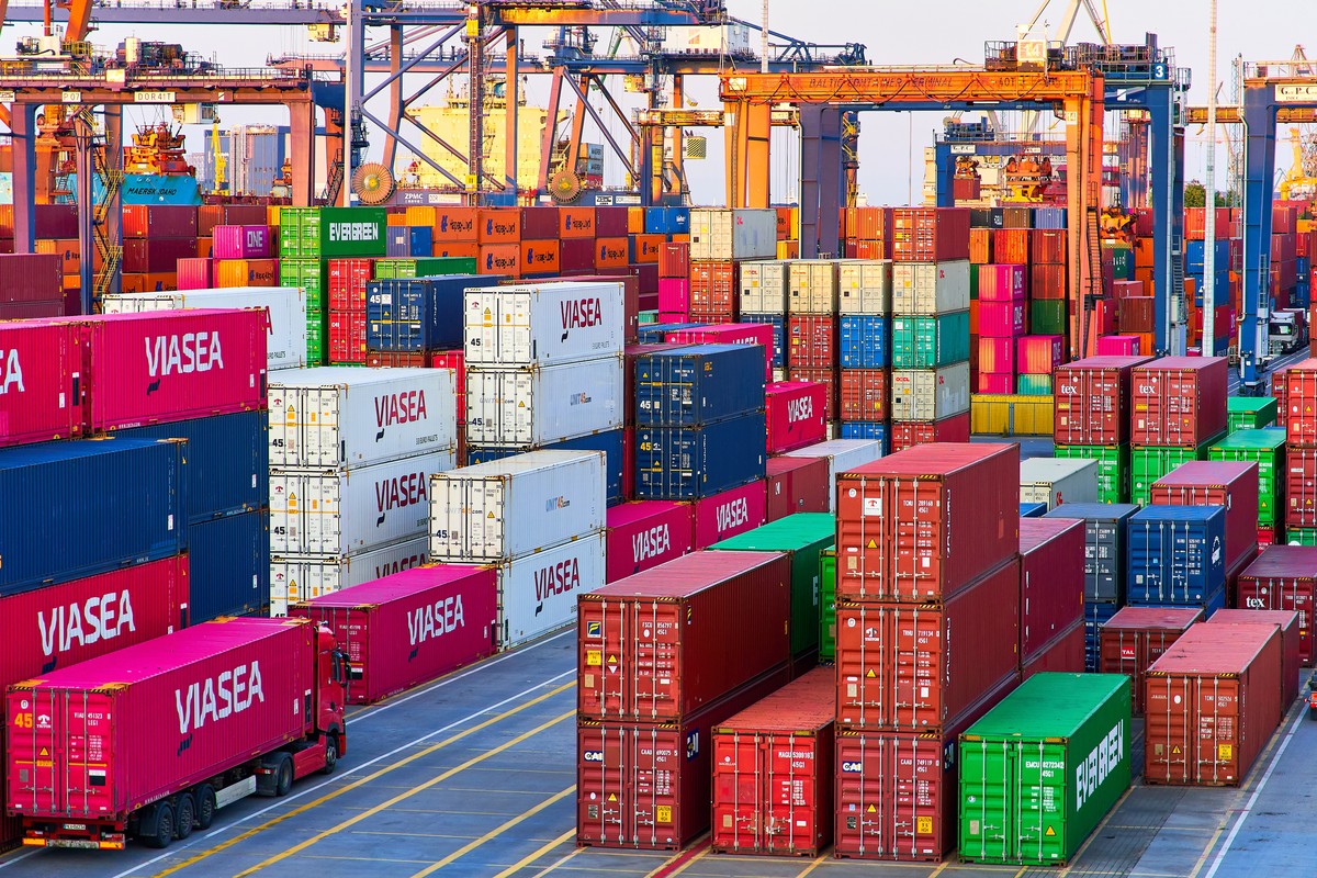 NBP ostrzega przed konkurencją z Chin. Polski eksport pod presją