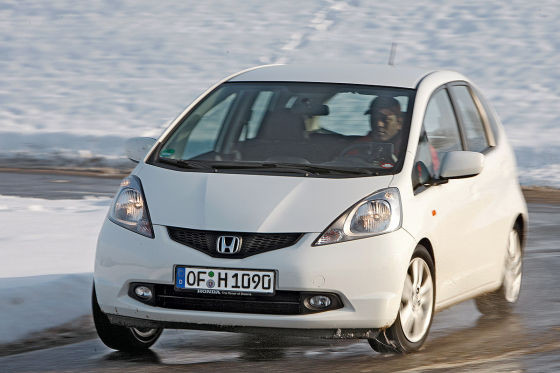 Honda Jazz 1.2 i-VTEC Trend: małe auto, 1,2 l benzyna (90 KM), droga hamowania w teście: 41,3 metrów.