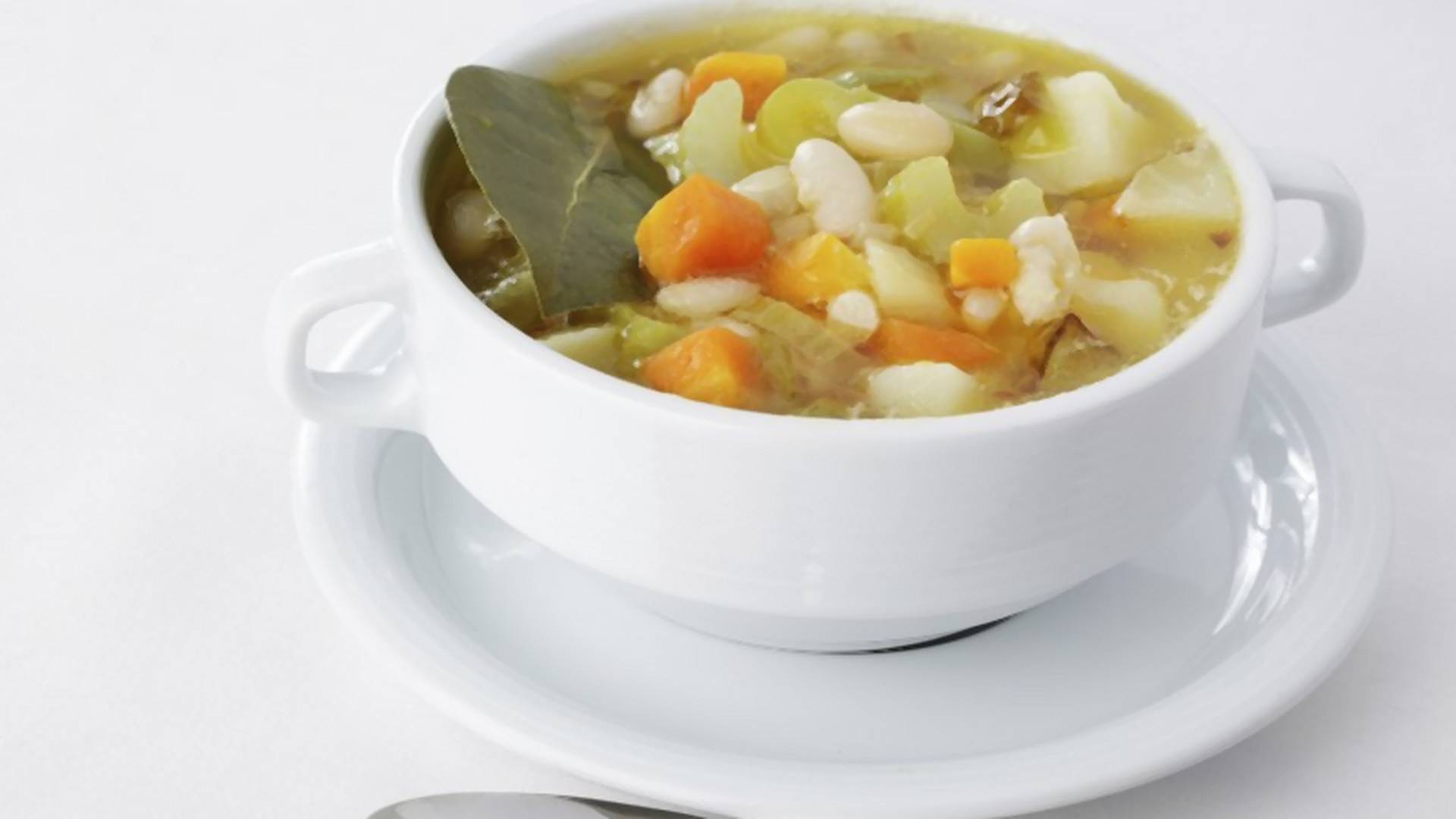 Zupa grochowa - przepis na lekkostrawny posiłek