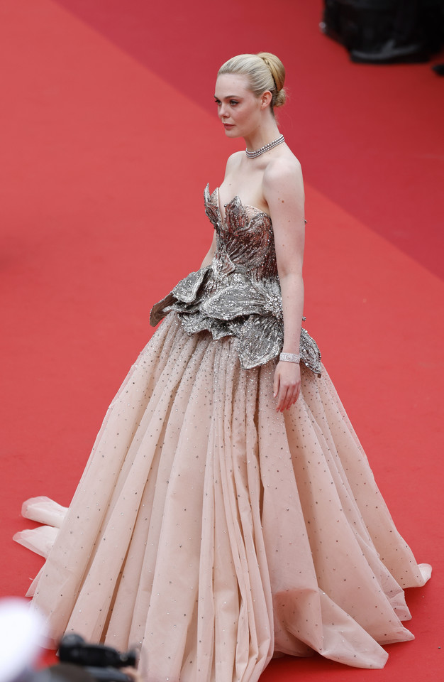 Elle Fanning na ceremonii otwarcia Festiwalu Filmowego w Cannes