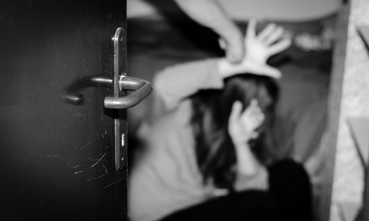 Mąż tyran latami bił i upokarzał żonę. Takiej zemsty się nie spodziewał