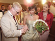 Grzegorz Markocki podczas ślubu z Izą