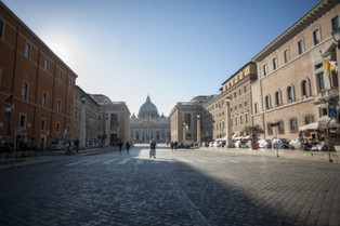 Włochy: Kary od 400 do 3000 euro za naruszenie przepisów w sprawie epidemii