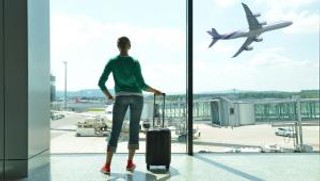 Koniec złotych czasów dla pasażerów: Dziś latanie przypomina jazdę pekaesem