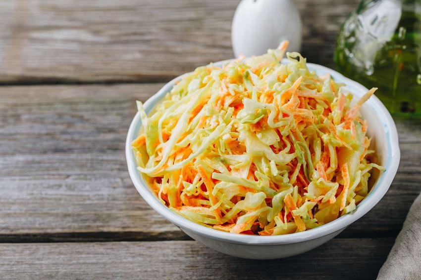 Surówka coleslaw