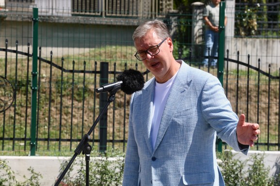 Vučić: Dronovi idu prvo našoj vojsci, tržište postoji svuda u svetu