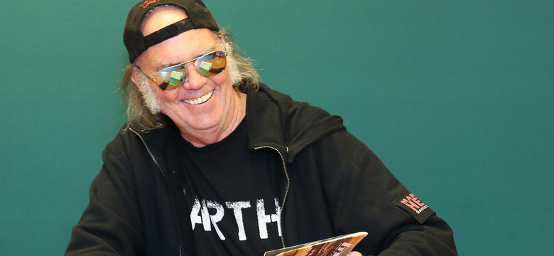 Neil Young namawia do kradzieży swojej nowej płyty