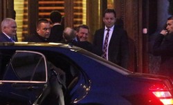 Schroeder krytykowany za zabawę z Putinem. "Makabryczny widok"