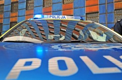 Nastolatkowie golfem uderzyli w drzewo. Przerażające informacje po wypadku