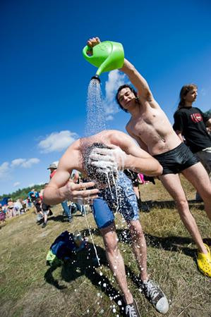 Tłumy festiwalowiczów ciągną do Kostrzyna