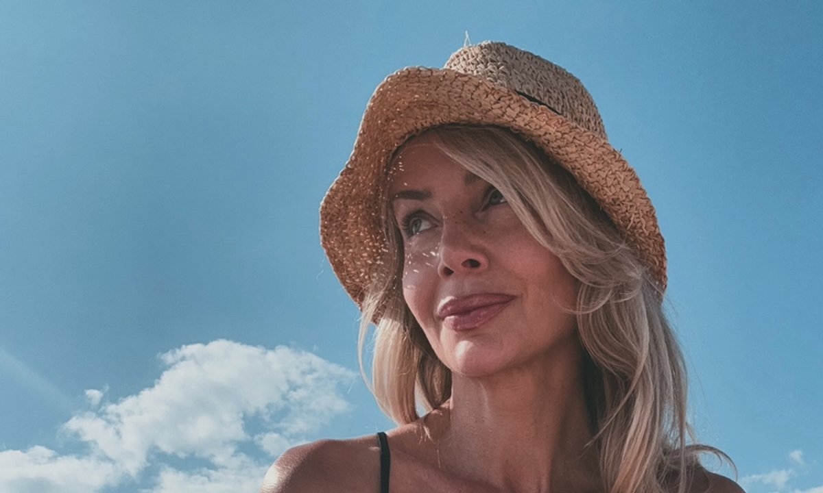 Rzadki widok! Agnieszka Woźniak-Starak w stroju kąpielowym. "Cudnie", "Boska"