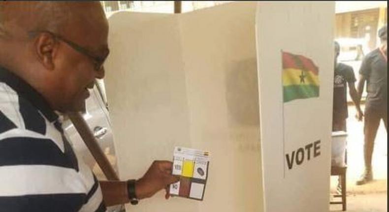 Mahama shows vote in referendum