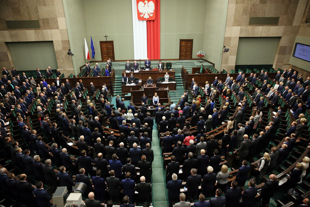 Sejm oddał hołd ofiarom zamachów terrorystycznych we Francji