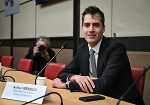  Arthur Mensch 