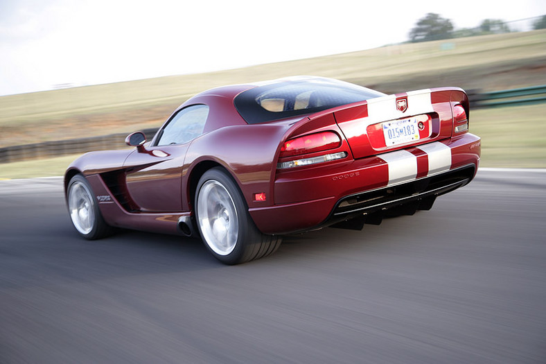 Dodge Viper SRT10: model 2008 już w produkcji (wideo)