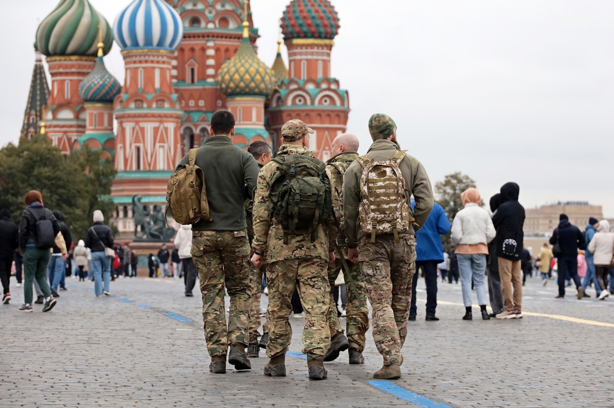 Moscow,,Russia,-,October,9,,2024:,Soldiers,Of,Russian,Military