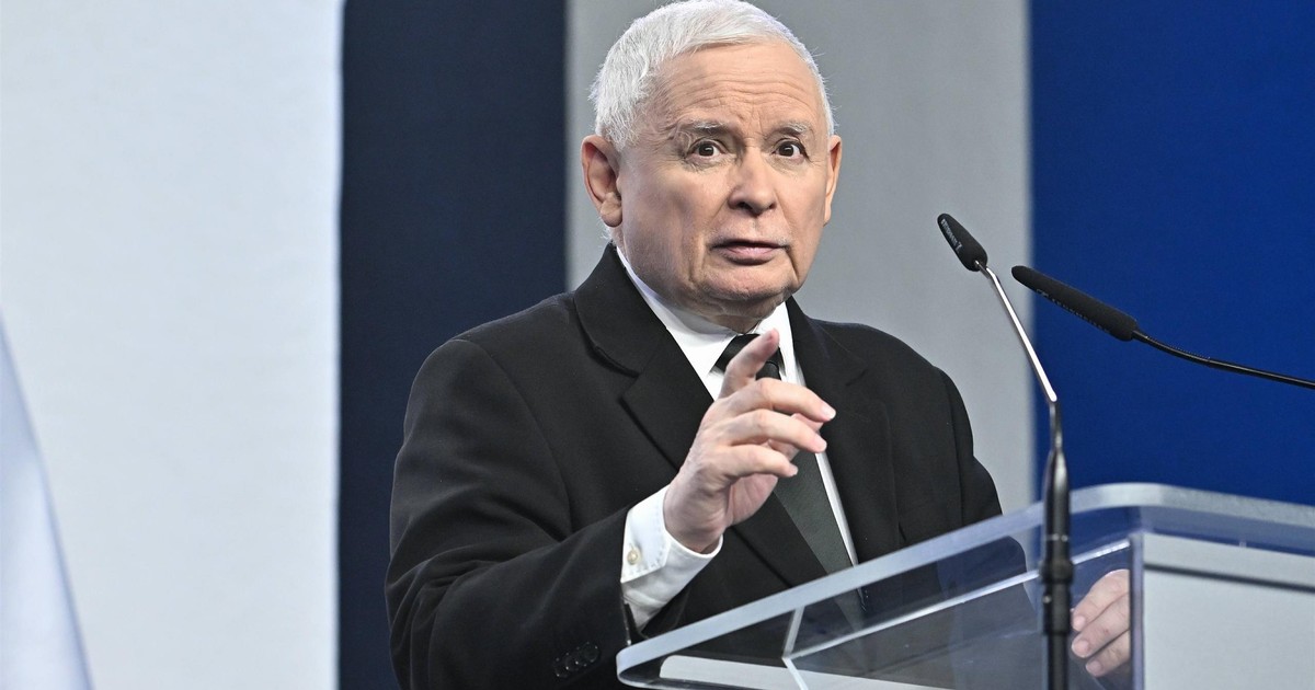 Burza po "słowach" Merkel. Kaczyński grzmi: promotorka Tuska oskarża Polskę