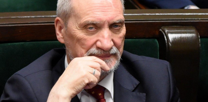 Macierewicz zabrał głos sprawie, która wywołała skandal