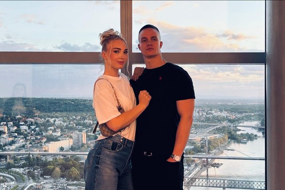 (FOTO) Stefan i Andrijana iz Srbije TEŠKO POVREĐENI U UDESU U AMERICI: U njihovu vespu se zakucao automobil, ceo grad na nogama, SKUPLJA SE POMOĆ