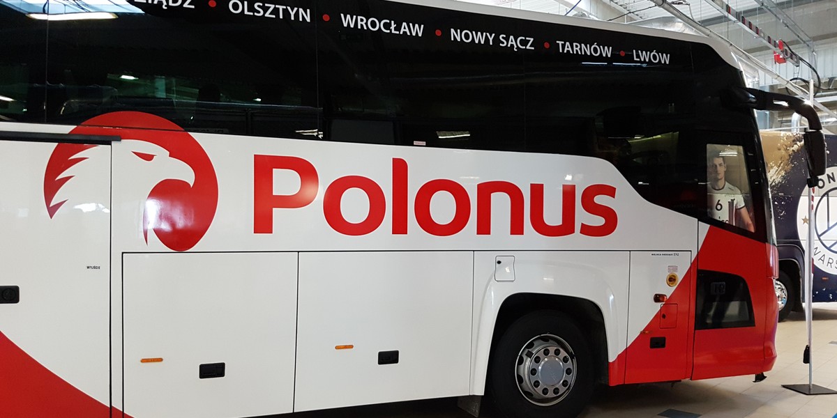 PKS Polonus zaprezentował nowe logo i nowe malowanie autokarów