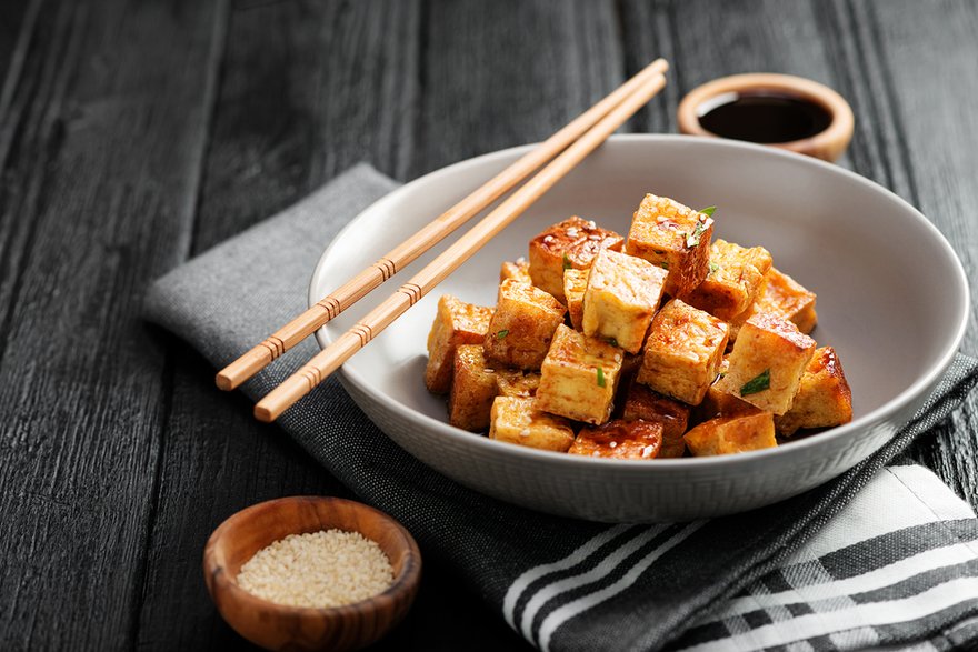 Tofu nie zawiera cholesterolu ani utwardzonych tłuszczów roślinnych