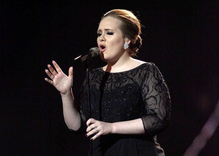 Adele lubi piwo i papierosy