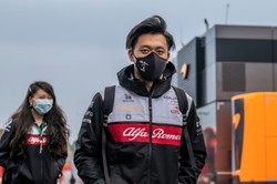 Guanyu Zhou zostaje w zespole Alfa Romeo F1 Team Orlen