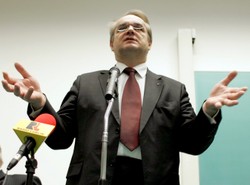 Pawlak wbija Platformie nóż w plecy