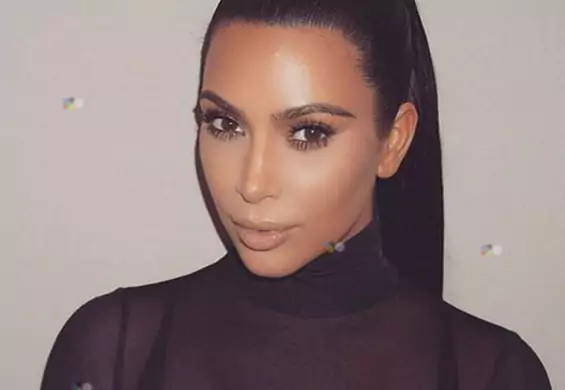 Nowe selfie Kim Kardashian robi ekstremalną furorę na Twitterze. Nie dziwimy się dlaczego