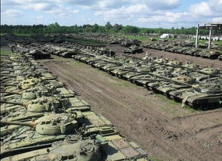 Rosjanie mają problem z czołgami. 'Druga armia świata' nie umie utrzymać swojej floty