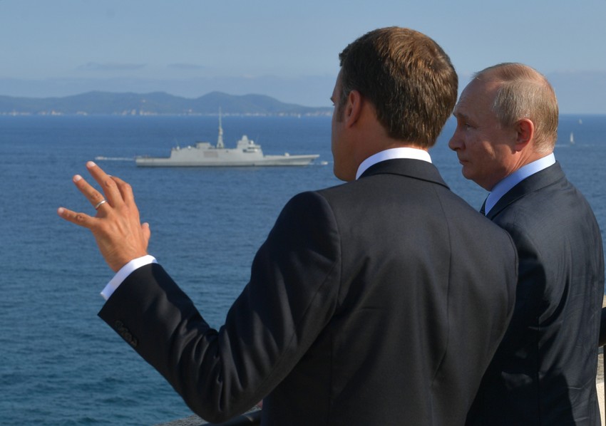 Emanuel Makron i Vladimir Putin 