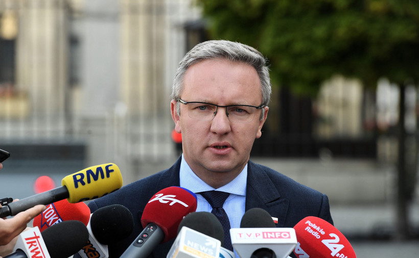 Szczerski powiedział też, że o swojej decyzji poinformował wcześniej prezydenta Andrzeja Dudę, premiera Mateusza Morawieckiego oraz prezesa PiS Jarosława Kaczyńskiego.