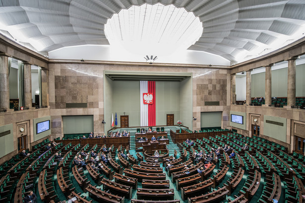 Projekt ustawy o sędziach TK wraca do Sejmu. PO chce go odrzucić